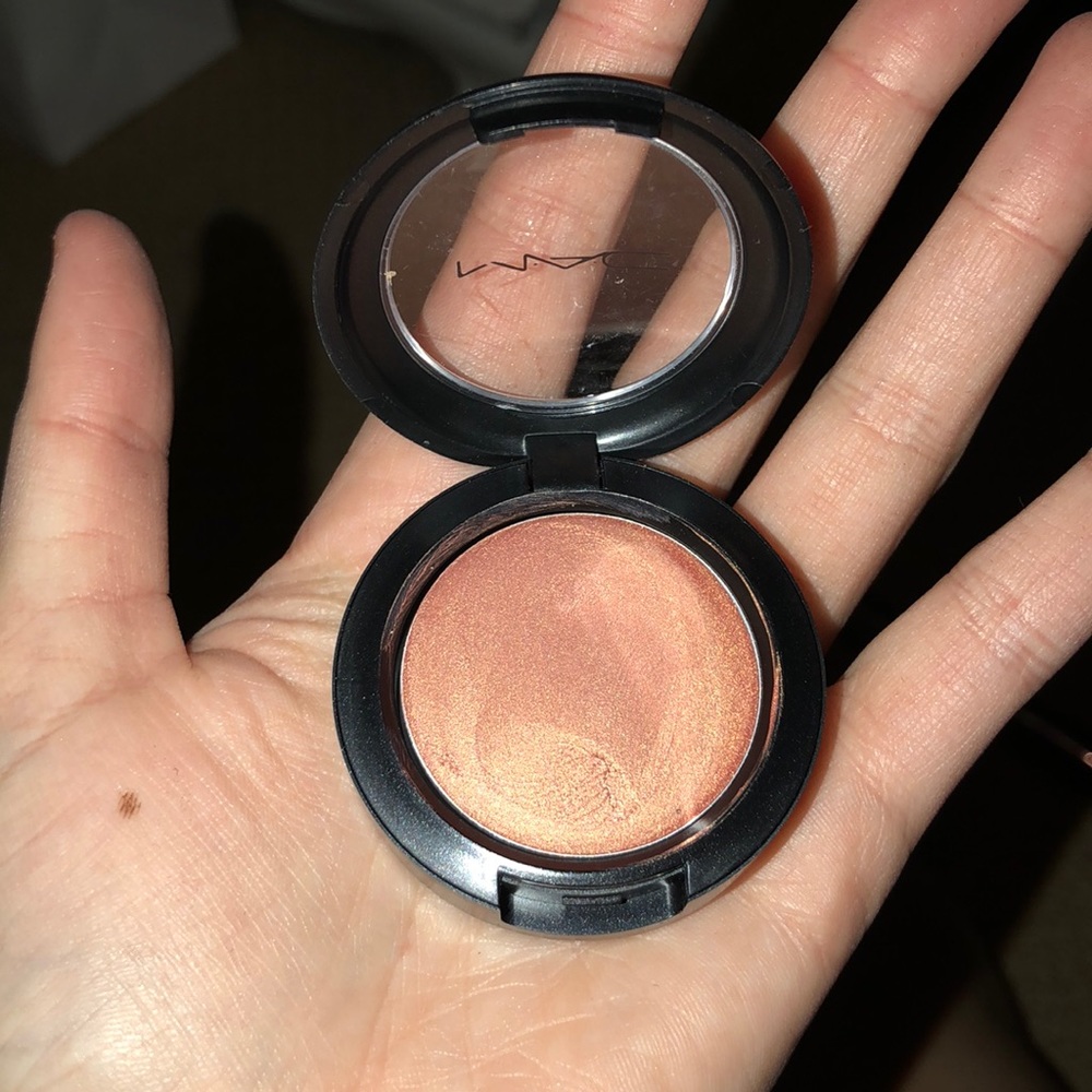 Mac Cream Colour Base